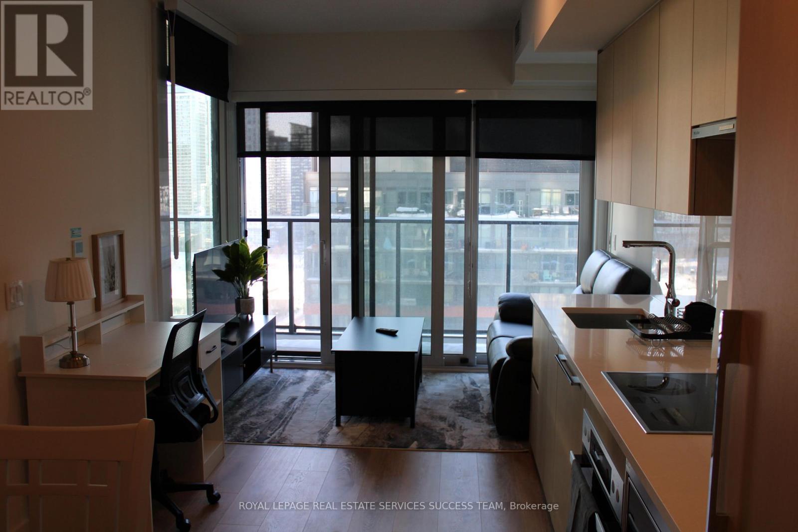 1812 - 3 Concord Cityplace Way, Toronto, Ontario  M5V 0X4 - Photo 37 - C12751748