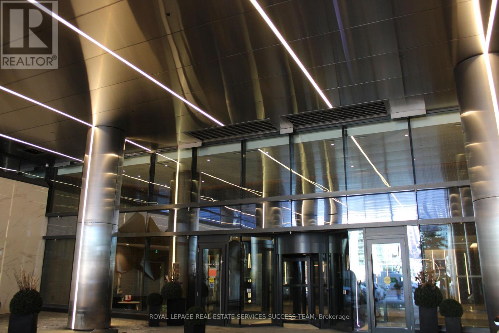 1812 - 3 Concord Cityplace Way, Toronto, Ontario  M5V 0X4 - Photo 4 - C12751748