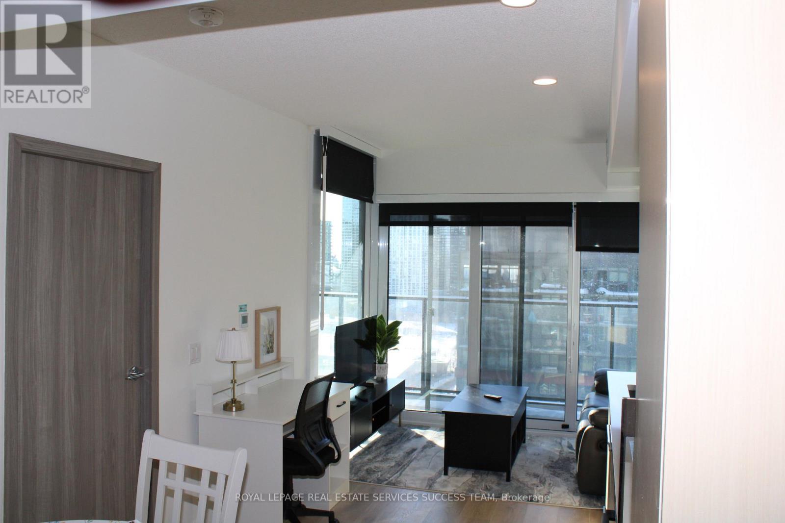 1812 - 3 Concord Cityplace Way, Toronto, Ontario  M5V 0X4 - Photo 9 - C12751748