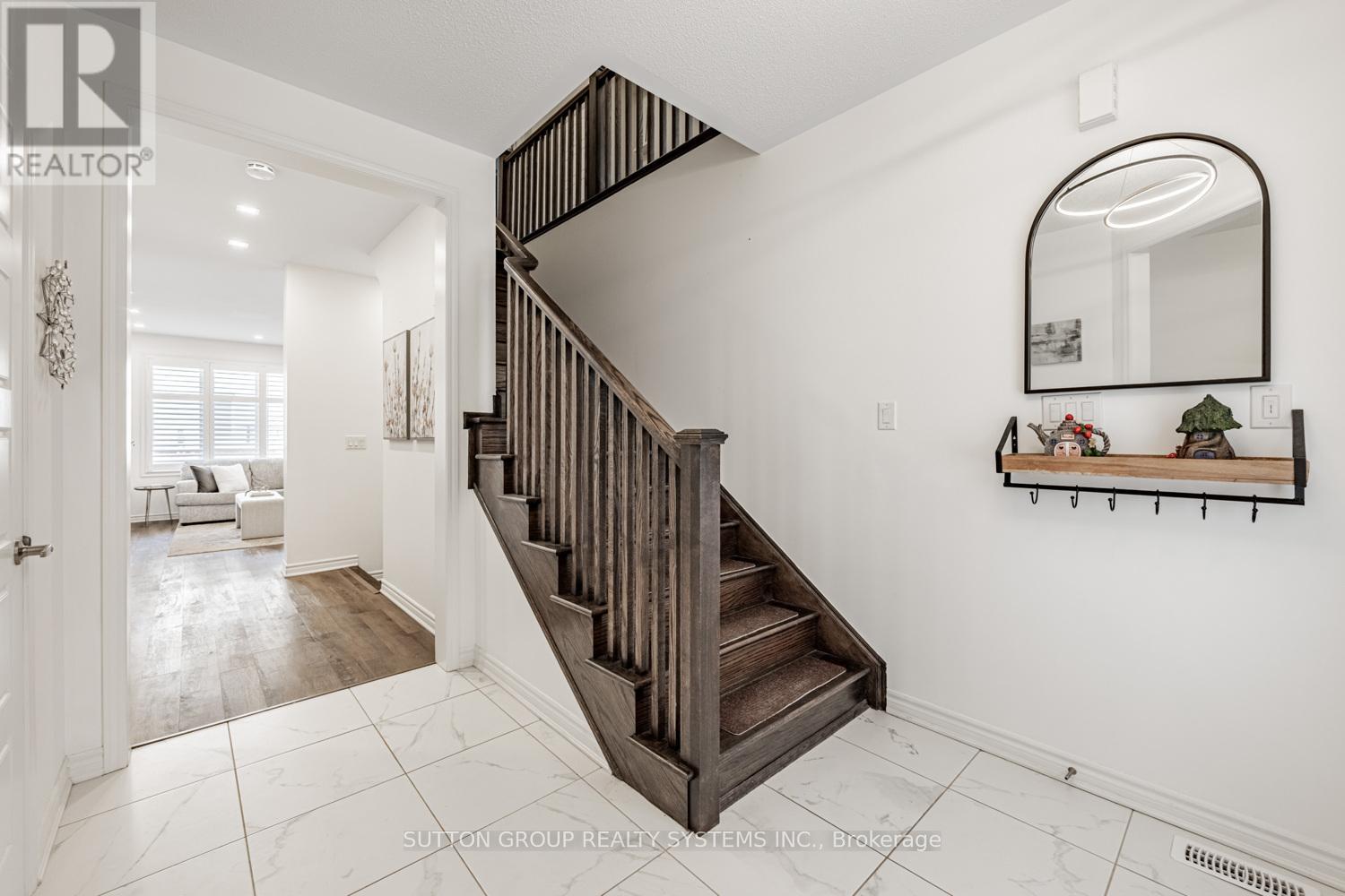 966 Cherry Court, Milton, Ontario  L9E 1P8 - Photo 4 - W12751744