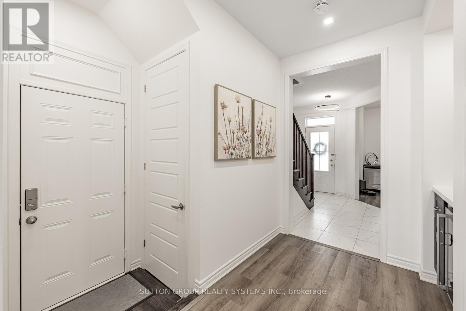 966 Cherry Court, Milton, Ontario  L9E 1P8 - Photo 5 - W12751744