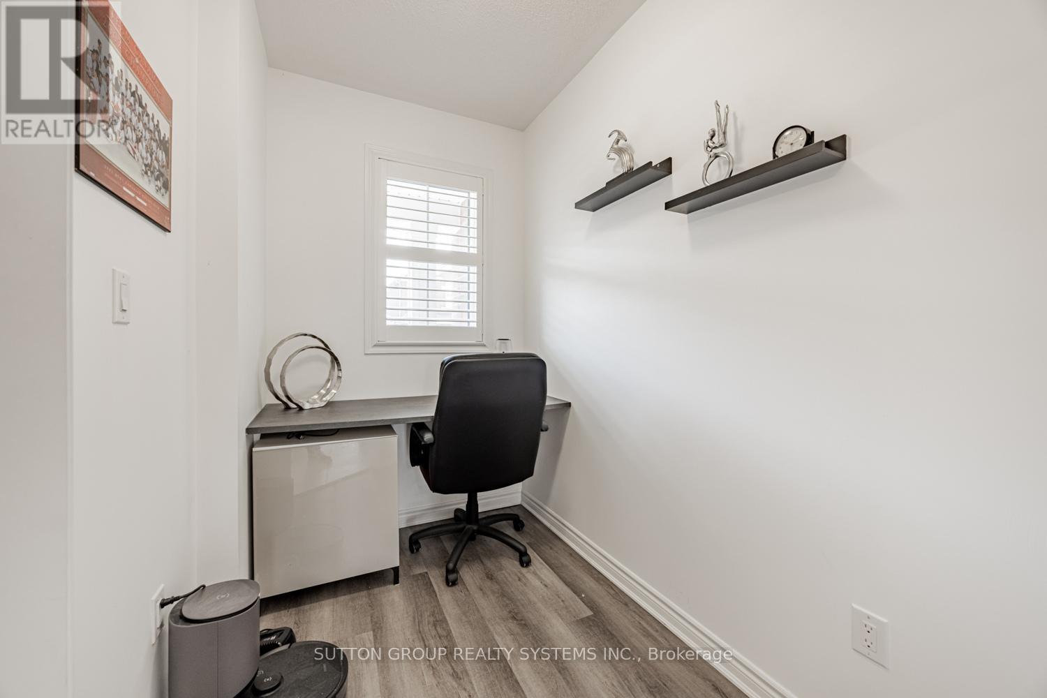 966 Cherry Court, Milton, Ontario  L9E 1P8 - Photo 6 - W12751744