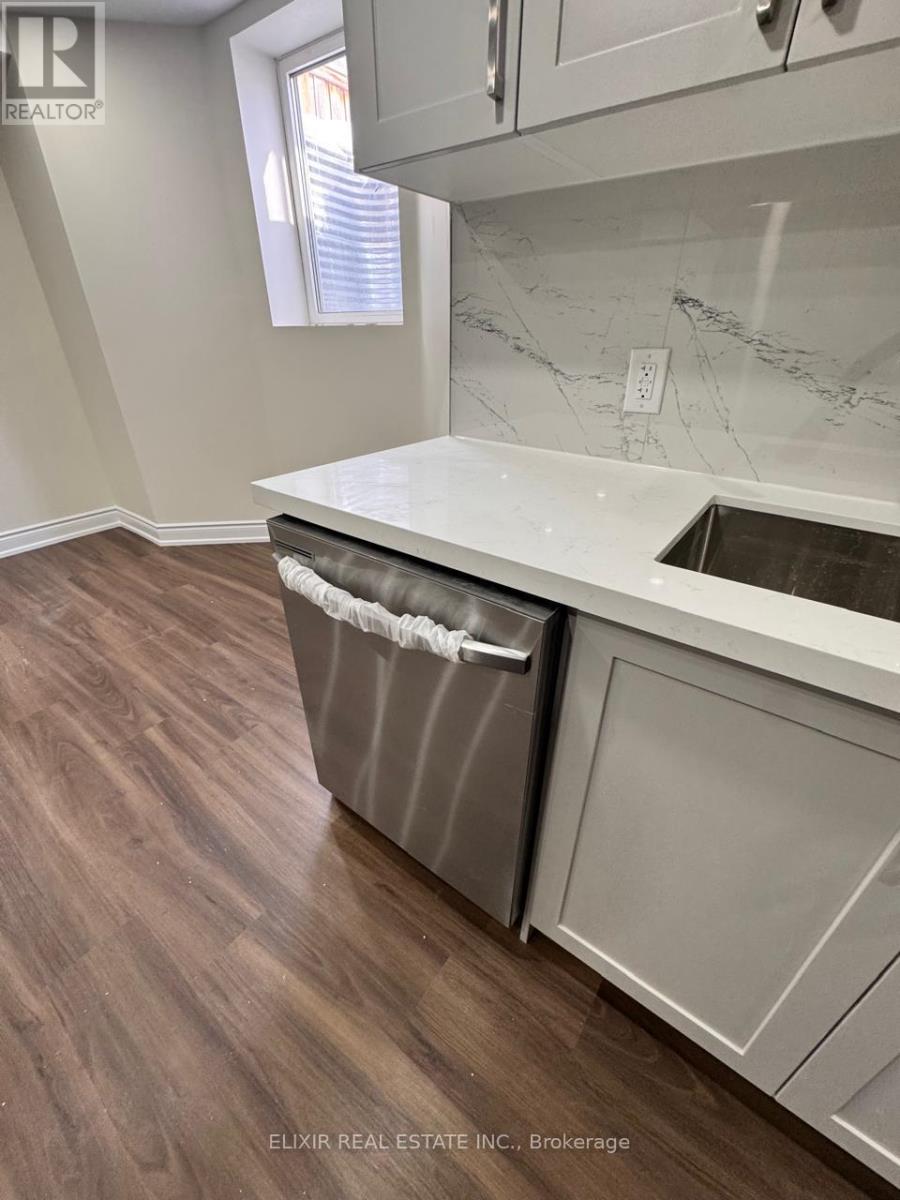 13 Kalmia Road, Brampton, Ontario  L6X 3A8 - Photo 19 - W12751758