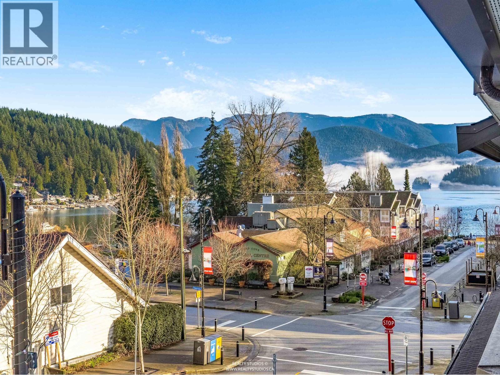 203 4323 GALLANT AVENUE, North Vancouver, British Columbia