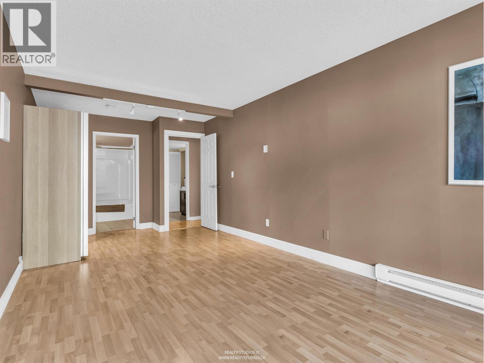 203 4323 Gallant Avenue, North Vancouver, British Columbia  V7G 2C1 - Photo 17 - R3085281