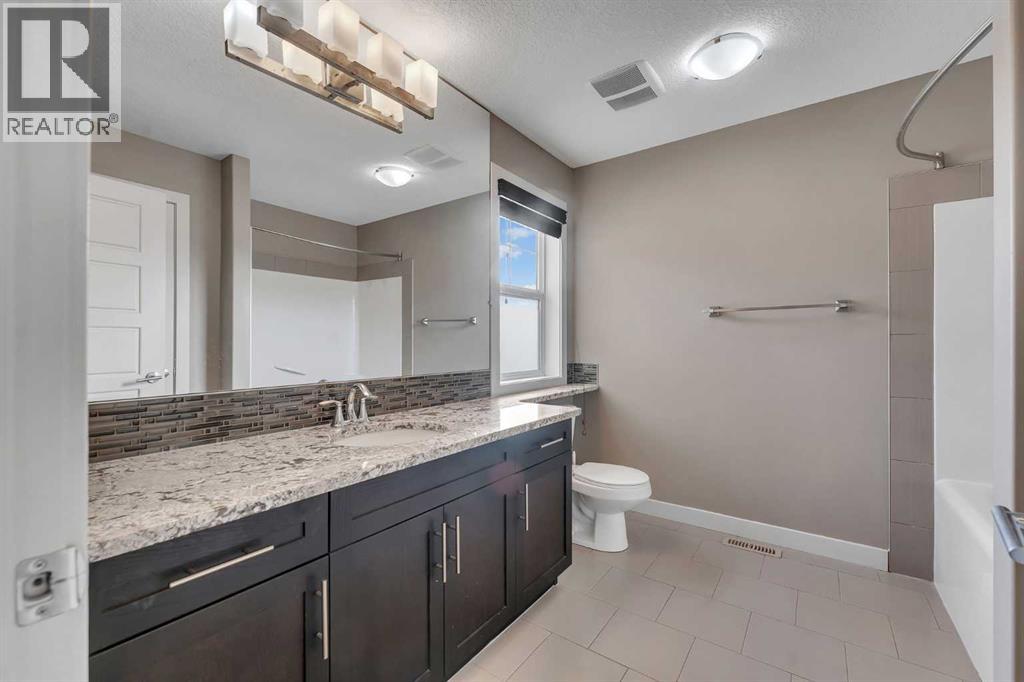 204 Sunset View, Cochrane, Alberta  T4C 0E9 - Photo 34 - A2268934