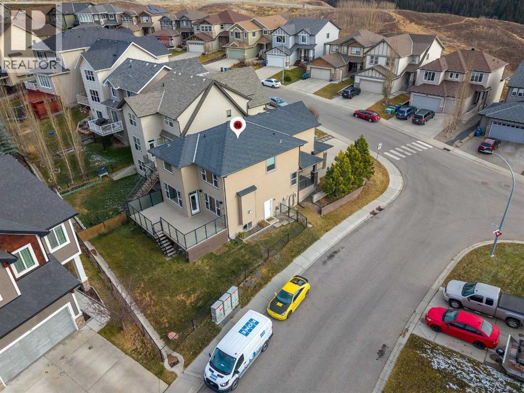 204 Sunset View, Cochrane, Alberta  T4C 0E9 - Photo 8 - A2268934