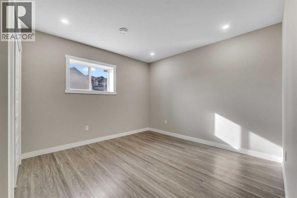 204 Sunset View, Cochrane, Alberta  T4C 0E9 - Photo 43 - A2268934