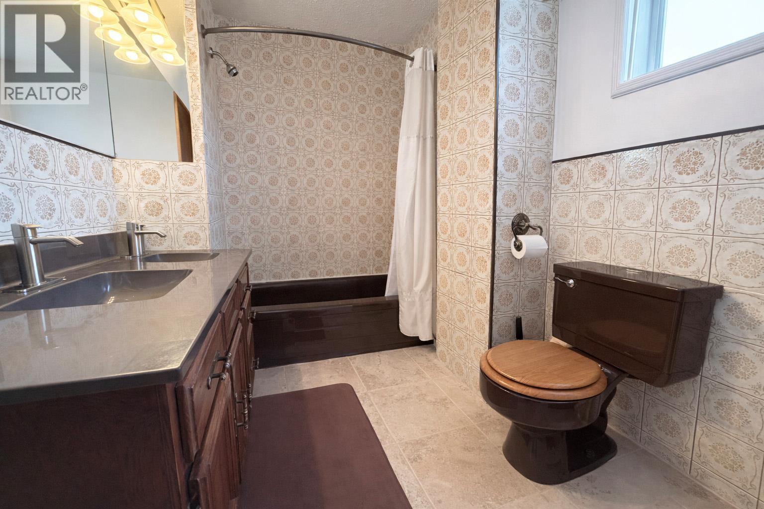 801 Houston Street, Nelson, British Columbia  V1L 5J3 - Photo 24 - 10374655