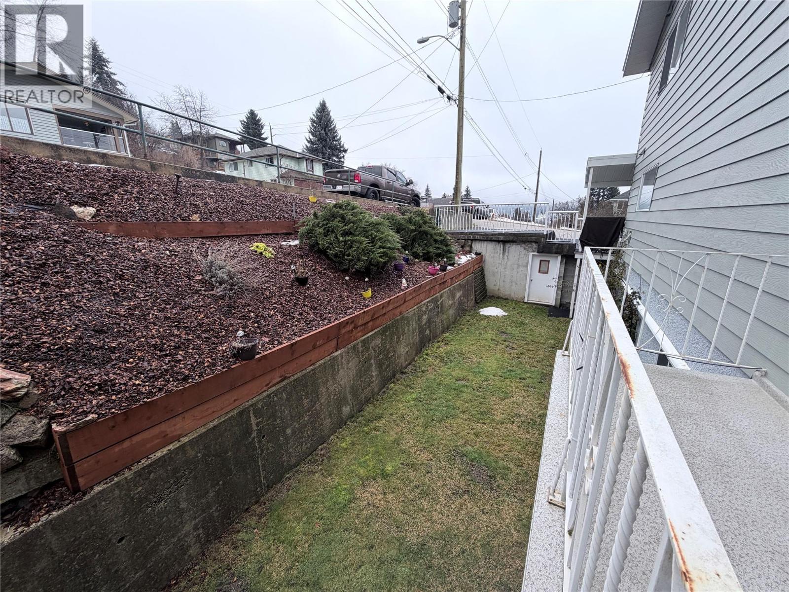 801 Houston Street, Nelson, British Columbia  V1L 5J3 - Photo 9 - 10374655