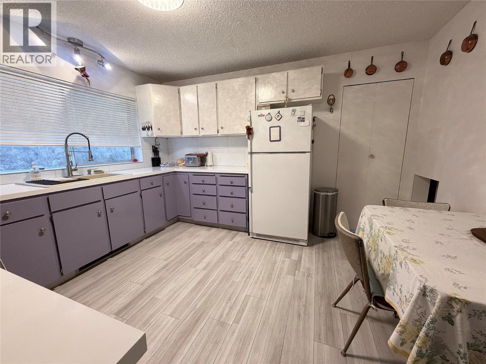 801 Houston Street, Nelson, British Columbia  V1L 5J3 - Photo 42 - 10374655