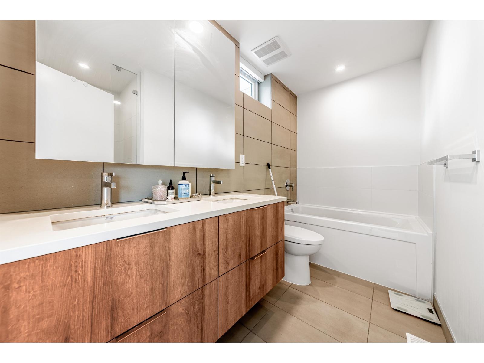 1 13359 Old Yale Road, Surrey, British Columbia  V3T 0S4 - Photo 11 - R3084619