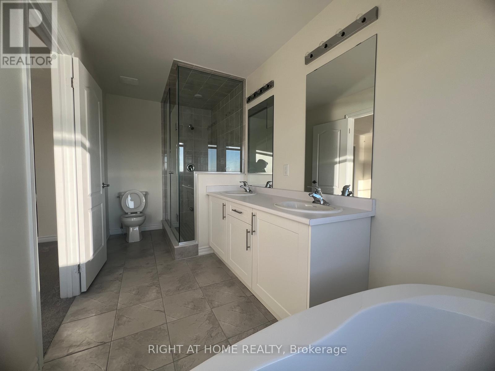 1205 Rexton Drive, Oshawa, Ontario  L1L 0T3 - Photo 10 - E12751764