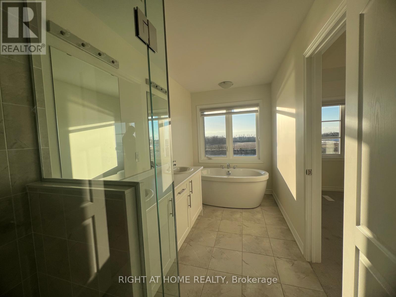 1205 Rexton Drive, Oshawa, Ontario  L1L 0T3 - Photo 11 - E12751764