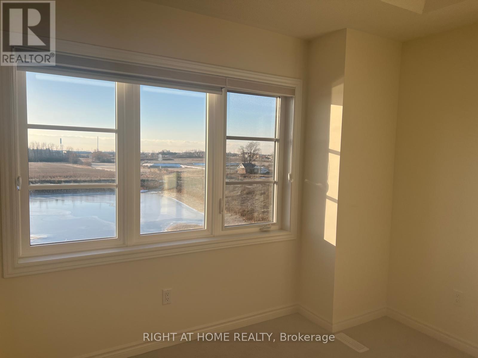 1205 Rexton Drive, Oshawa, Ontario  L1L 0T3 - Photo 3 - E12751764