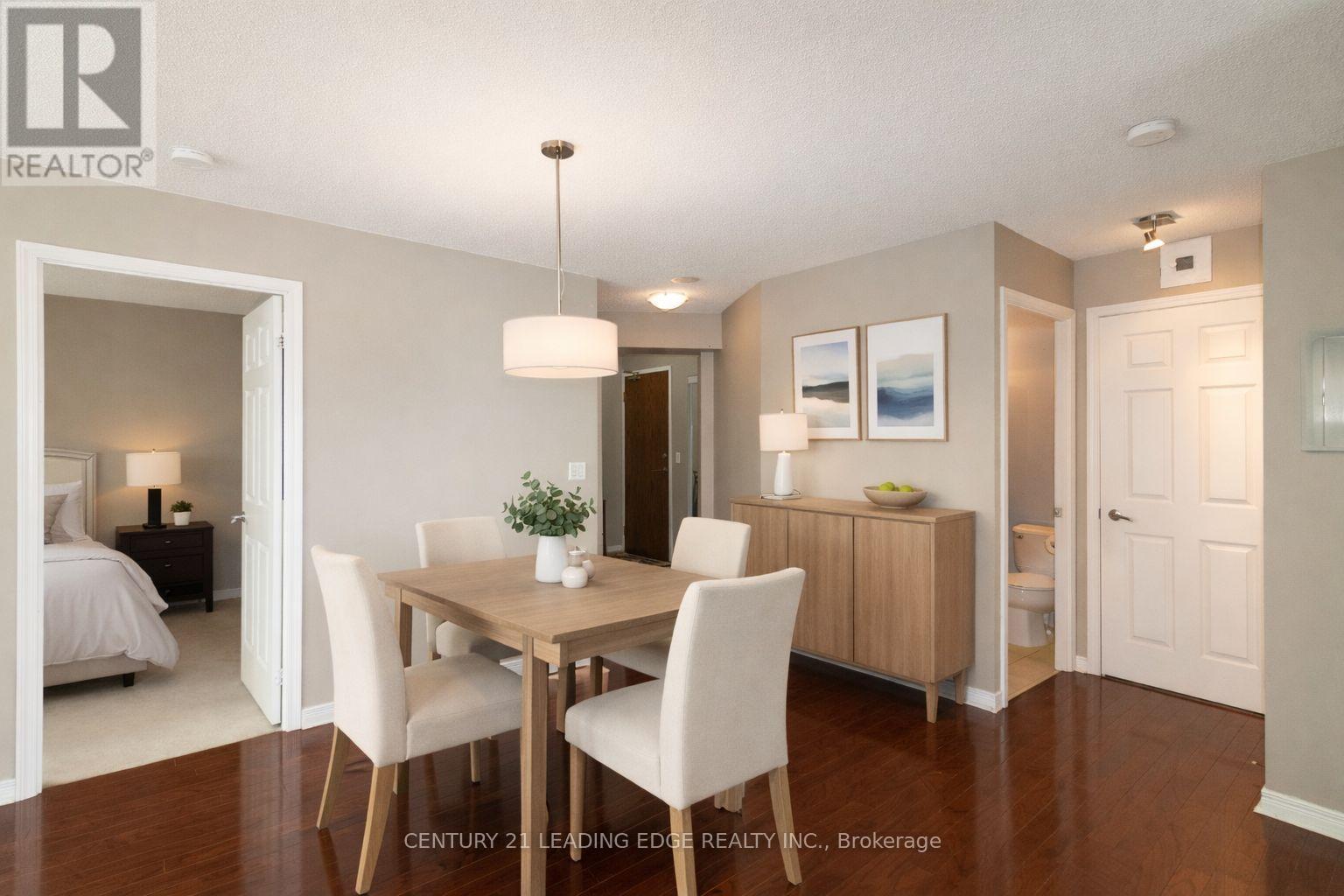 1011 - 11 Oneida Crescent, Richmond Hill, Ontario  L4B 0A1 - Photo 5 - N12751786