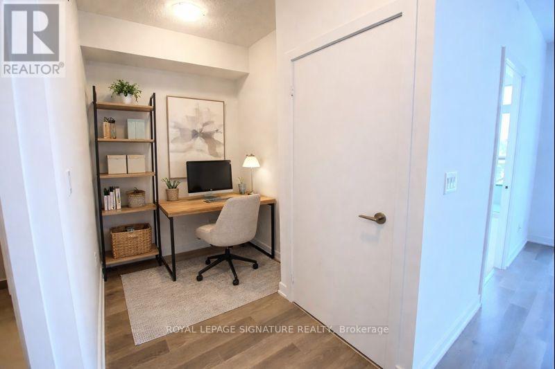 413 - 1603 Eglinton Avenue W, Toronto, Ontario  M6E 0A1 - Photo 2 - C12746366