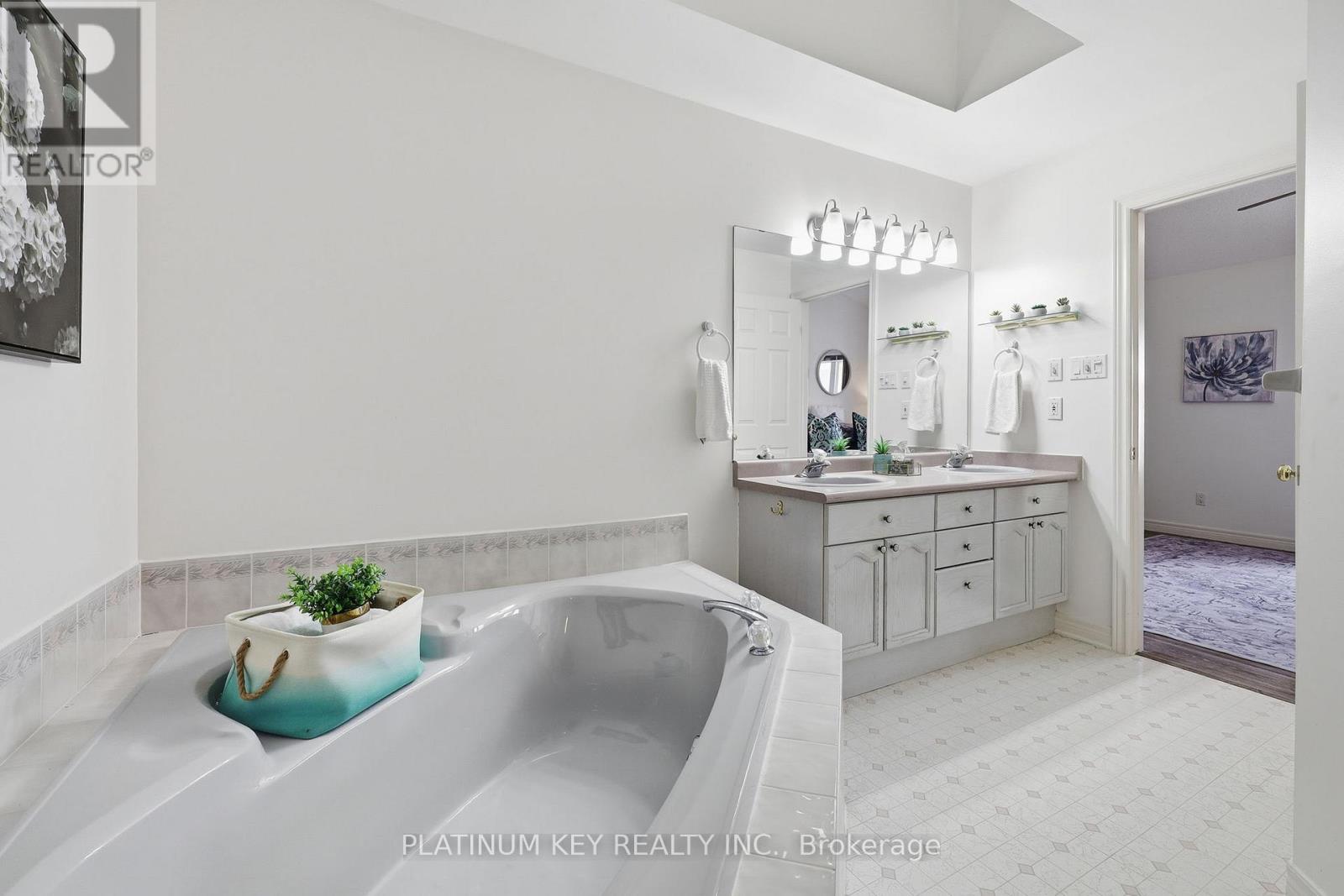 Photo 25 of 50 for 7 - 1331 Commissioners Road W