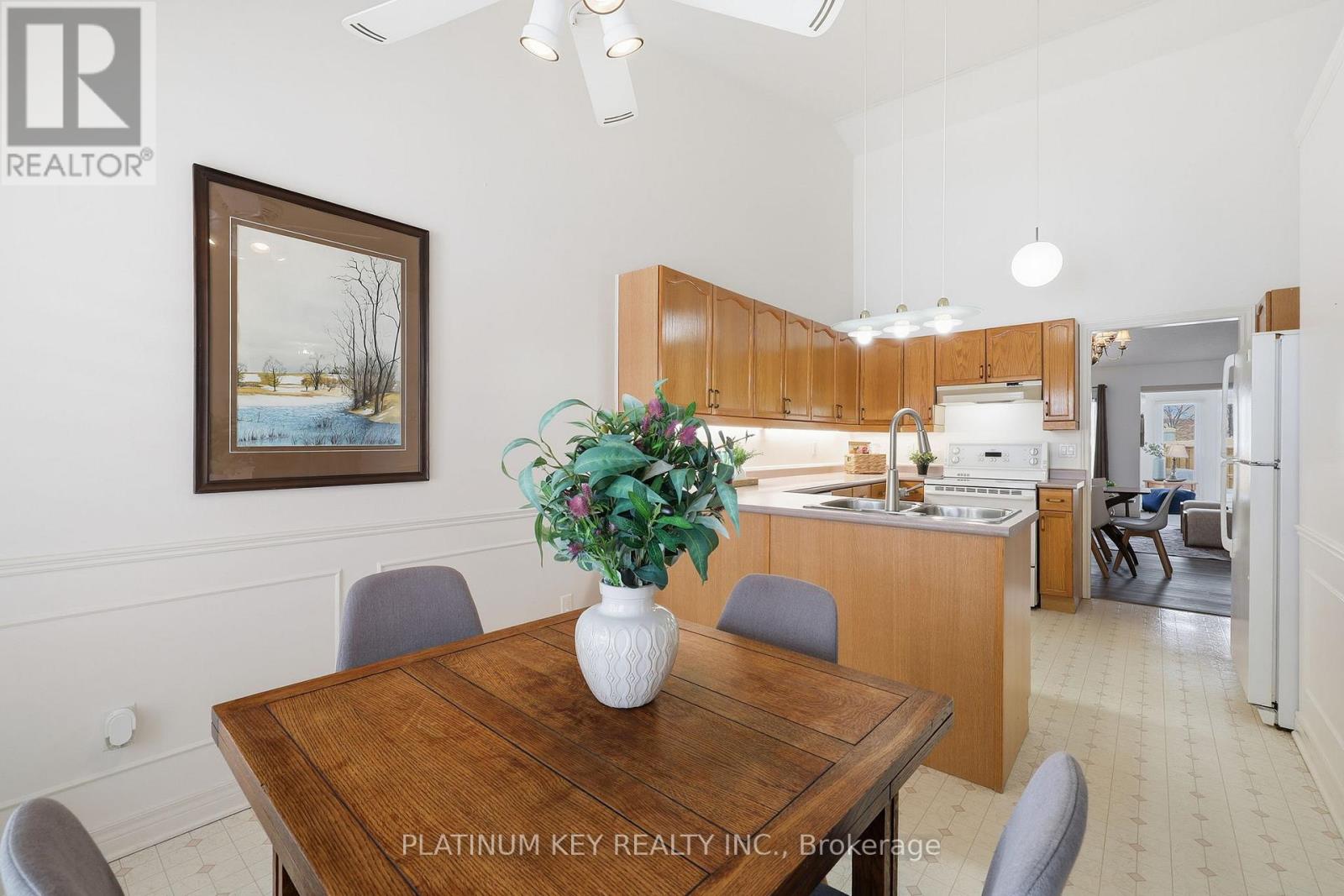 Photo 38 of 50 for 7 - 1331 Commissioners Road W