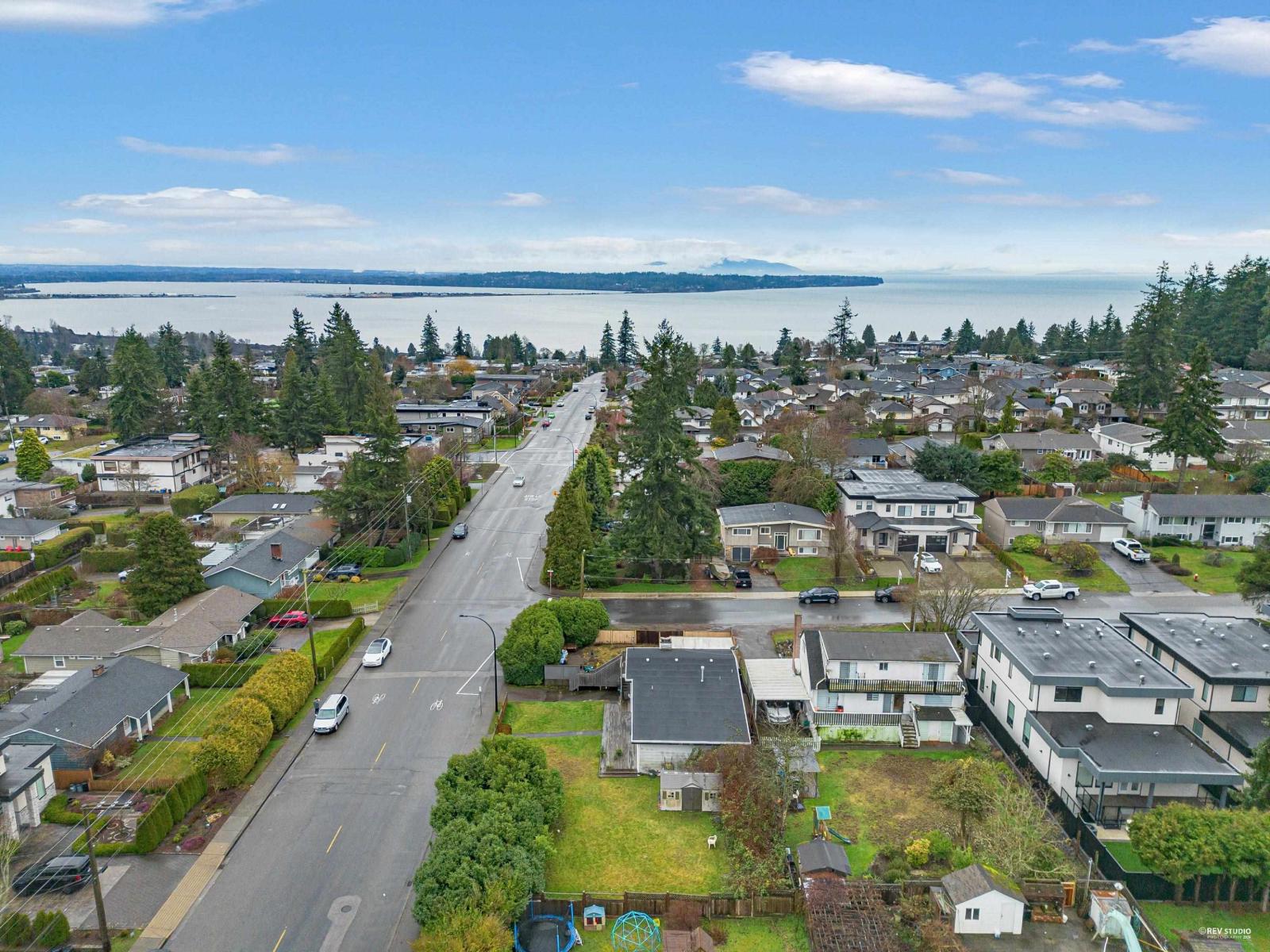 1361 Finlay Street, White Rock, British Columbia  V4B 4L4 - Photo 6 - R3085484