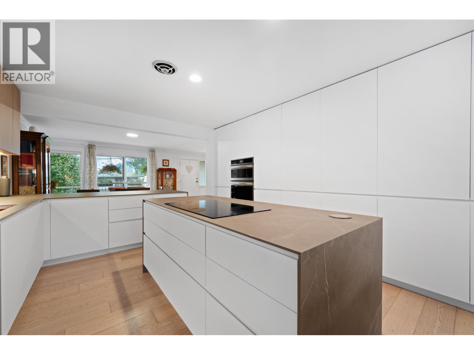 6422 Douglas Street, West Vancouver, British Columbia  V7W 2G2 - Photo 9 - R3085893