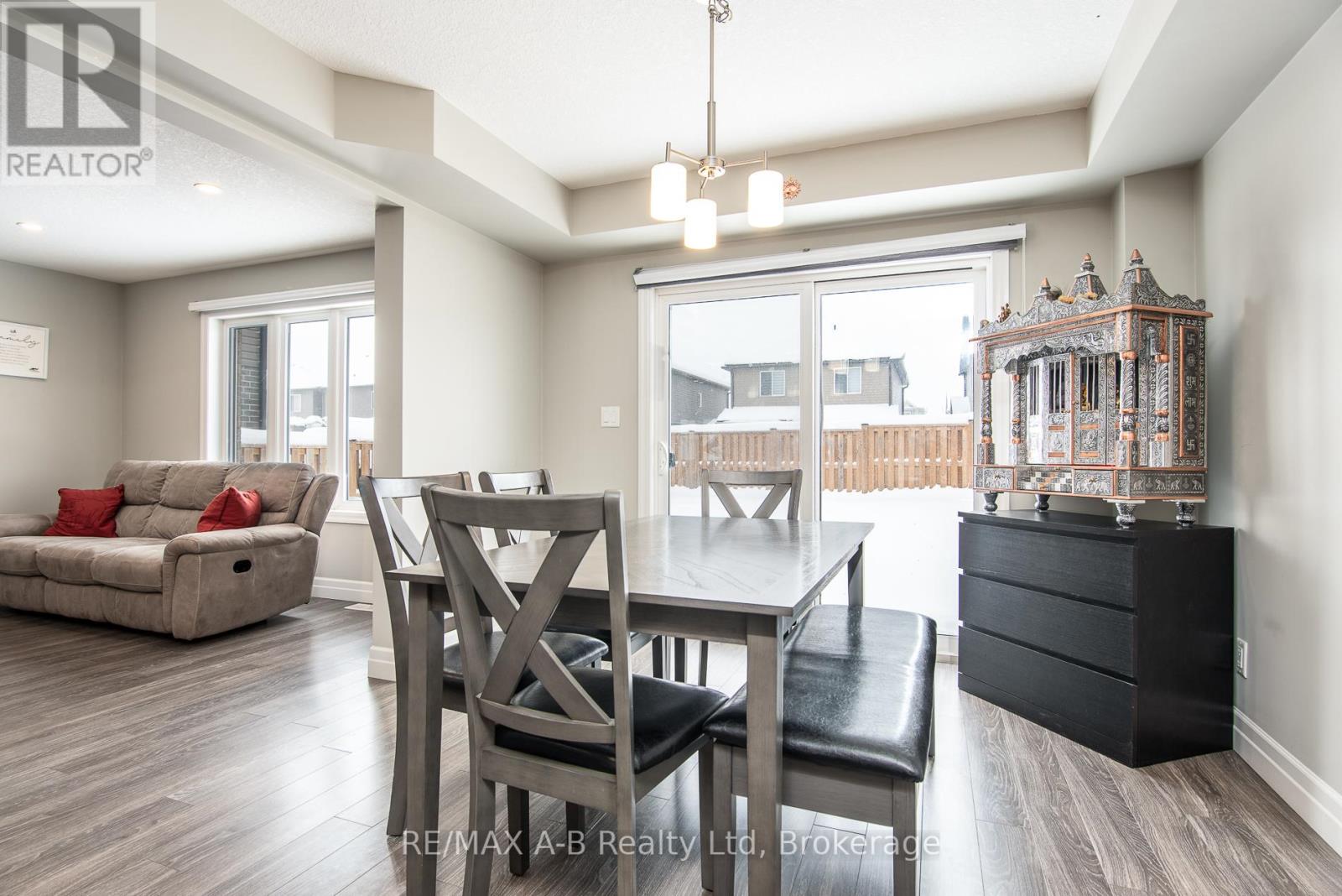 31 Davidson Drive, Stratford, Ontario  N5A 0J5 - Photo 13 - X12639146