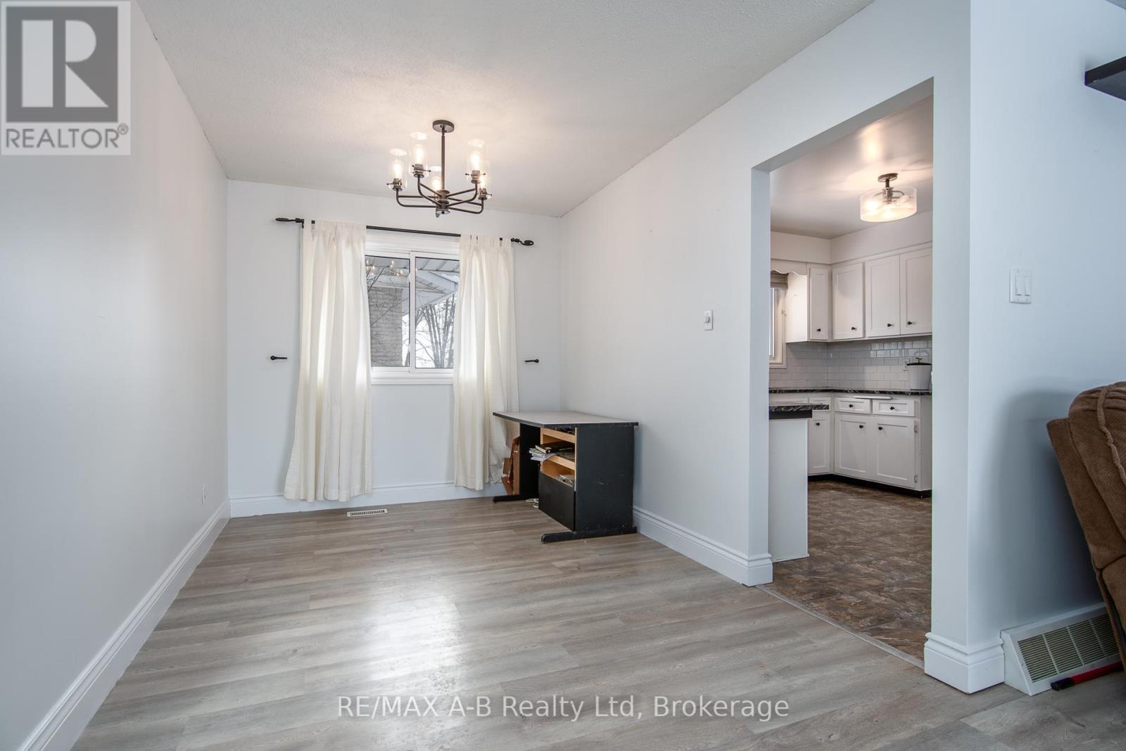 113 Hastings Court, Wilmot, Ontario  N3A 2T4 - Photo 13 - X12749948