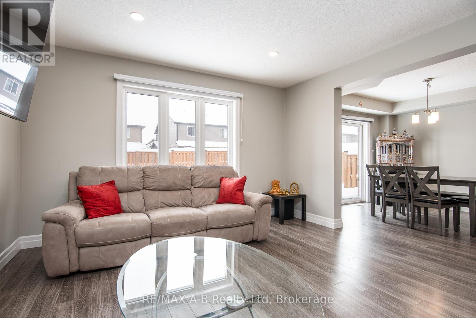 31 Davidson Drive, Stratford, Ontario  N5A 0J5 - Photo 9 - X12639146