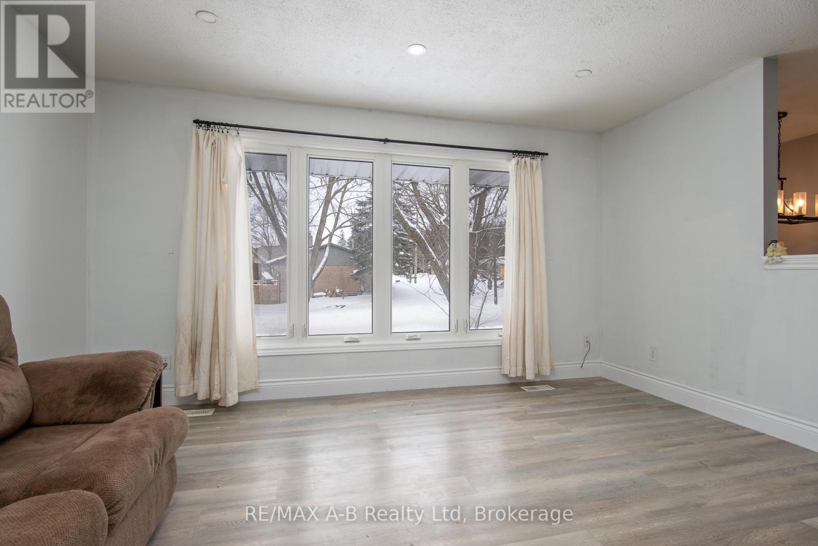 113 Hastings Court, Wilmot, Ontario  N3A 2T4 - Photo 10 - X12749948