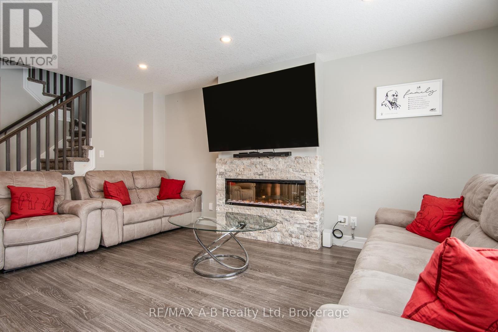 31 Davidson Drive, Stratford, Ontario  N5A 0J5 - Photo 8 - X12639146