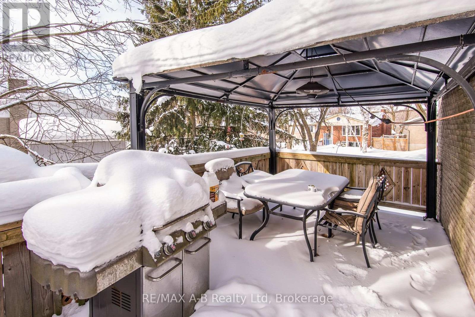 113 Hastings Court, Wilmot, Ontario  N3A 2T4 - Photo 4 - X12749948