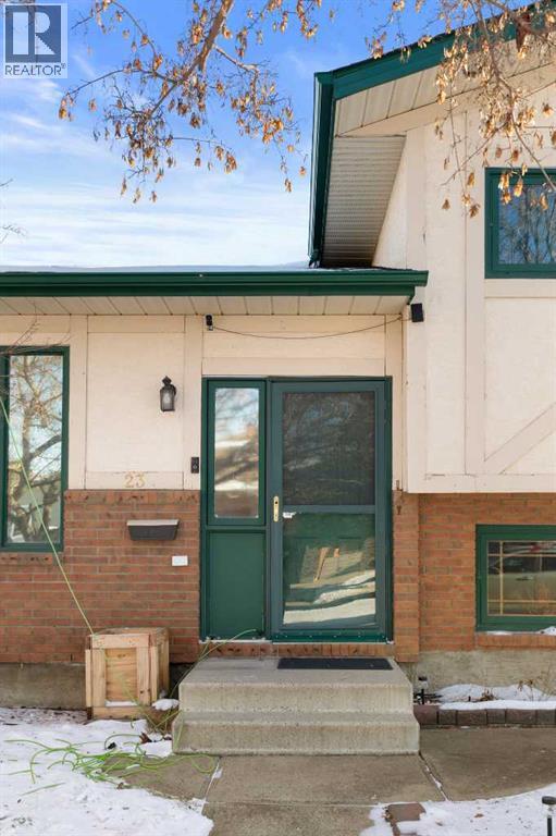 23 Calder Court Se, Medicine Hat, Alberta  T1B 3K4 - Photo 2 - A2282001