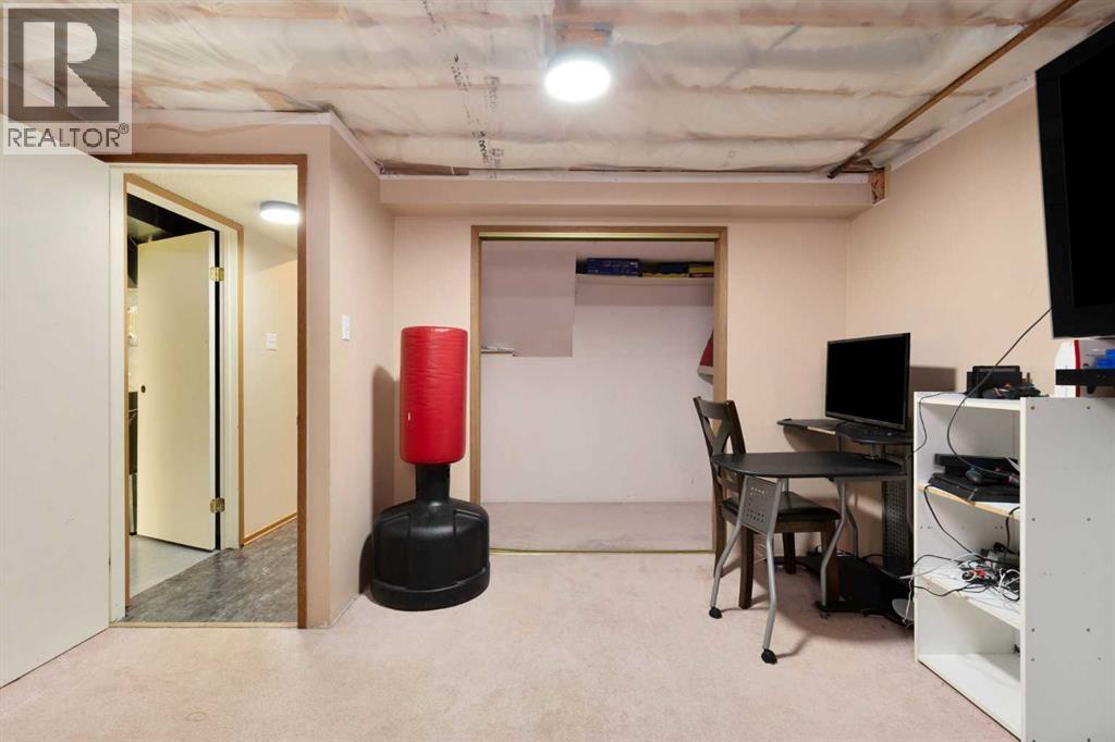 23 Calder Court Se, Medicine Hat, Alberta  T1B 3K4 - Photo 30 - A2282001