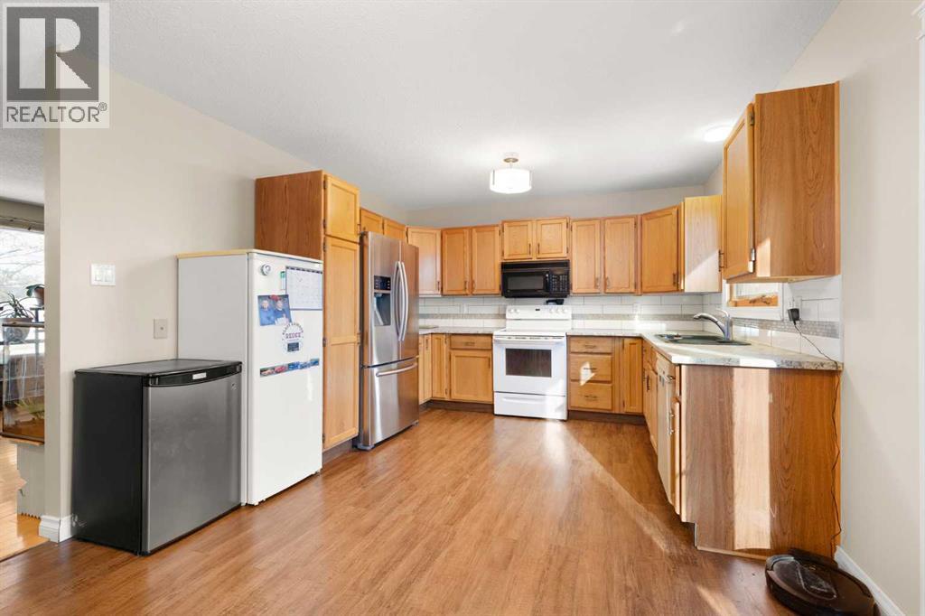 23 Calder Court Se, Medicine Hat, Alberta  T1B 3K4 - Photo 10 - A2282001