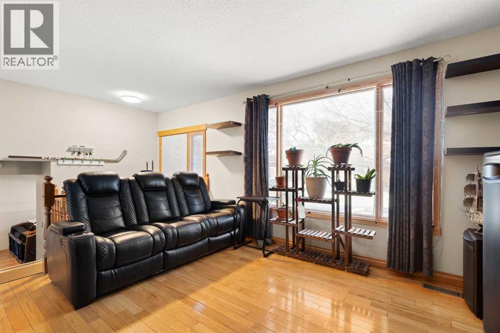 23 Calder Court Se, Medicine Hat, Alberta  T1B 3K4 - Photo 6 - A2282001