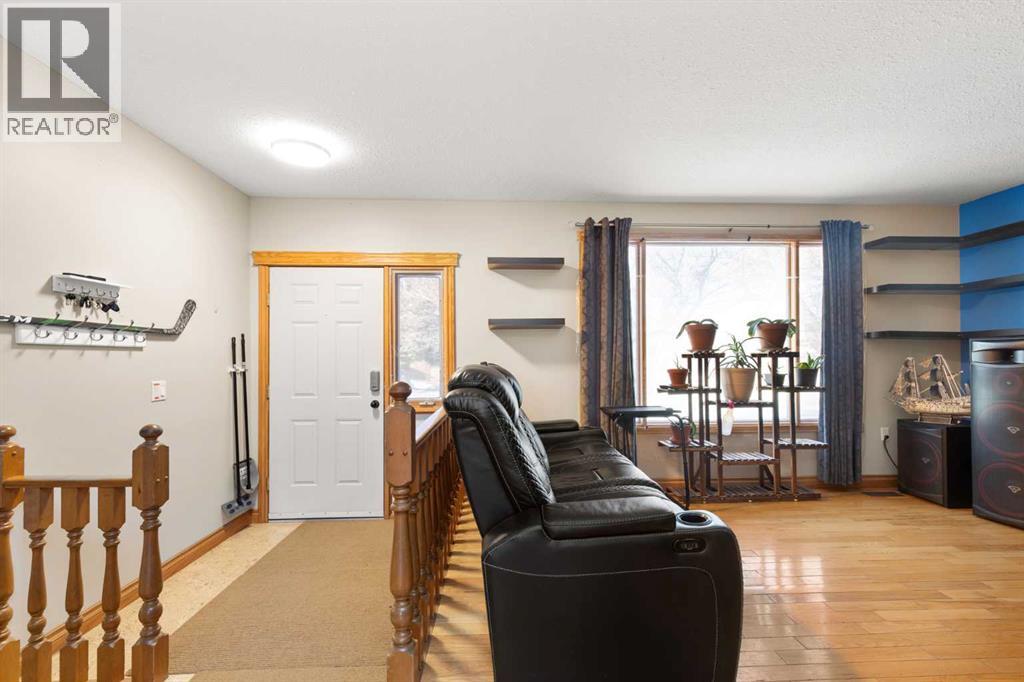 23 Calder Court Se, Medicine Hat, Alberta  T1B 3K4 - Photo 4 - A2282001