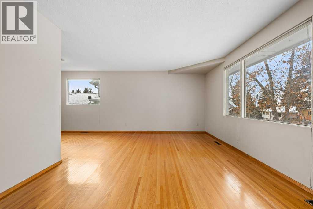 2719 Chalice Road Nw, Calgary, Alberta  T2L 1C7 - Photo 2 - A2280301