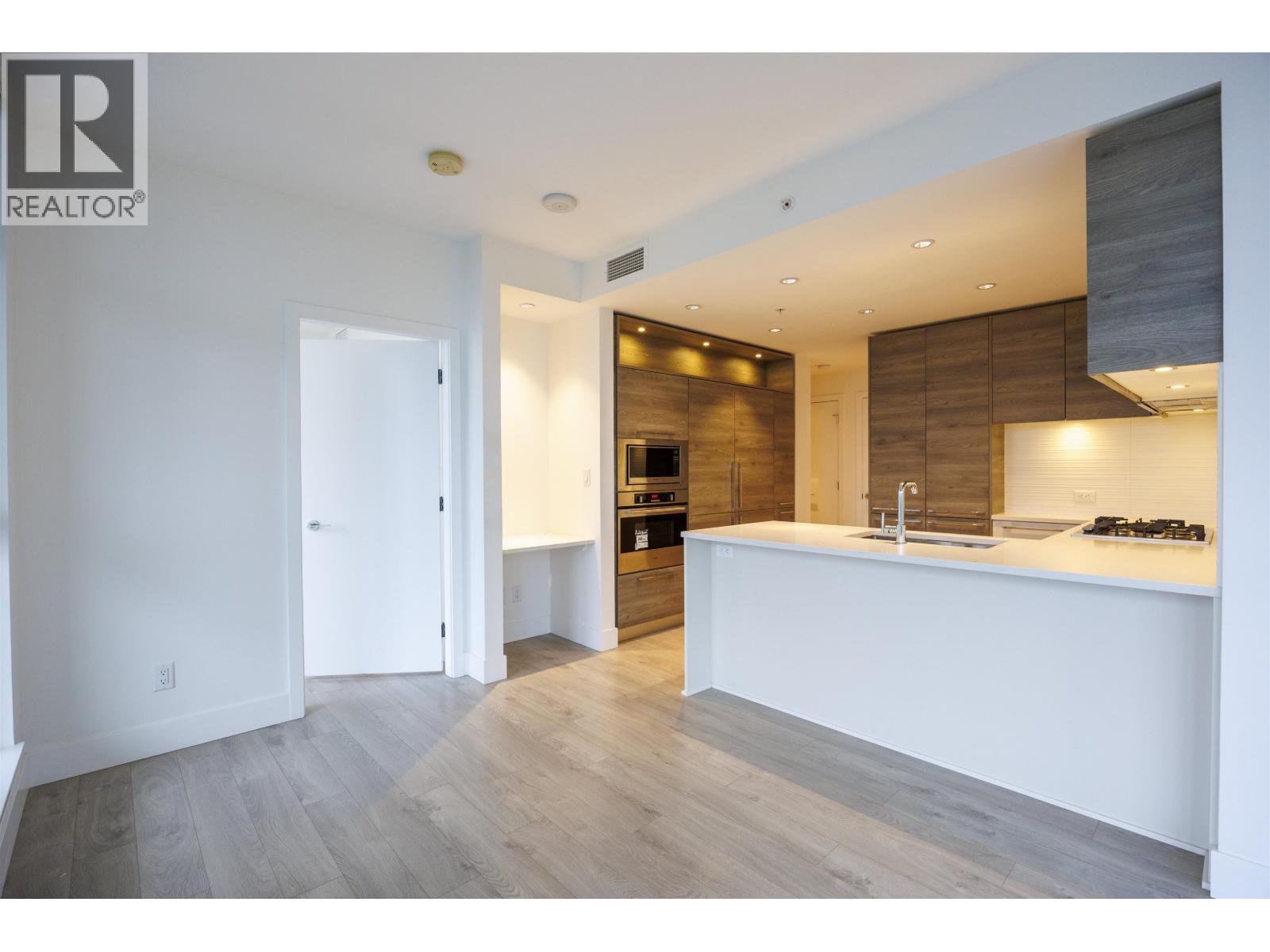 902 7303 Noble Lane, Burnaby, British Columbia  V3N 0H2 - Photo 11 - R3085644