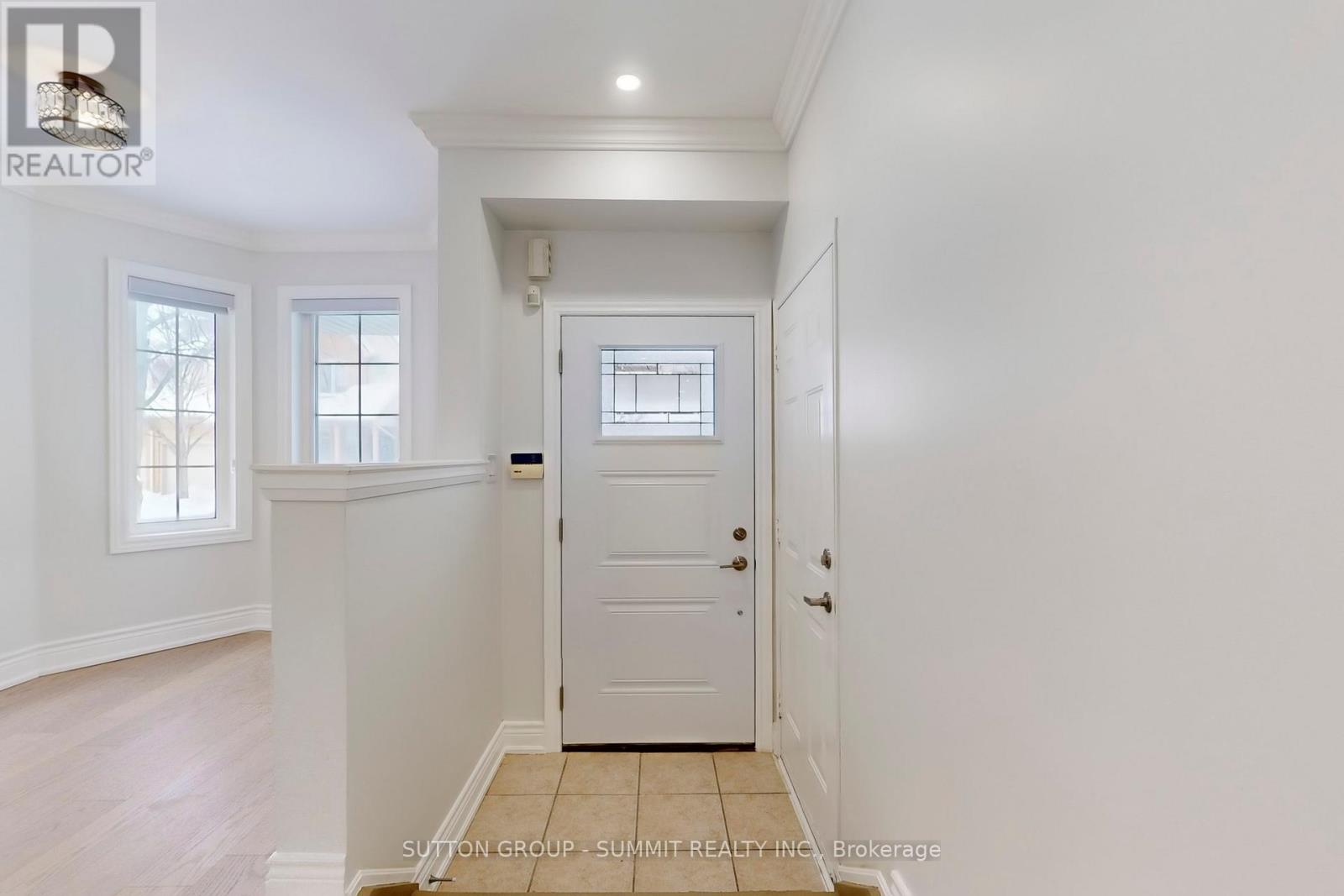 81 - 5223 Fairford Crescent E, Mississauga, Ontario  L5V 2M6 - Photo 3 - W12751652