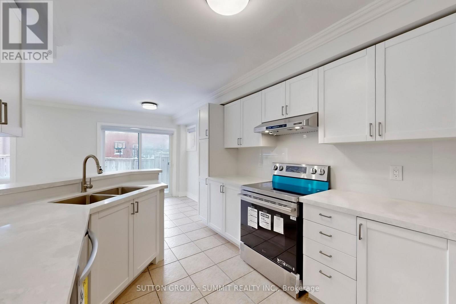 81 - 5223 Fairford Crescent E, Mississauga, Ontario  L5V 2M6 - Photo 10 - W12751652