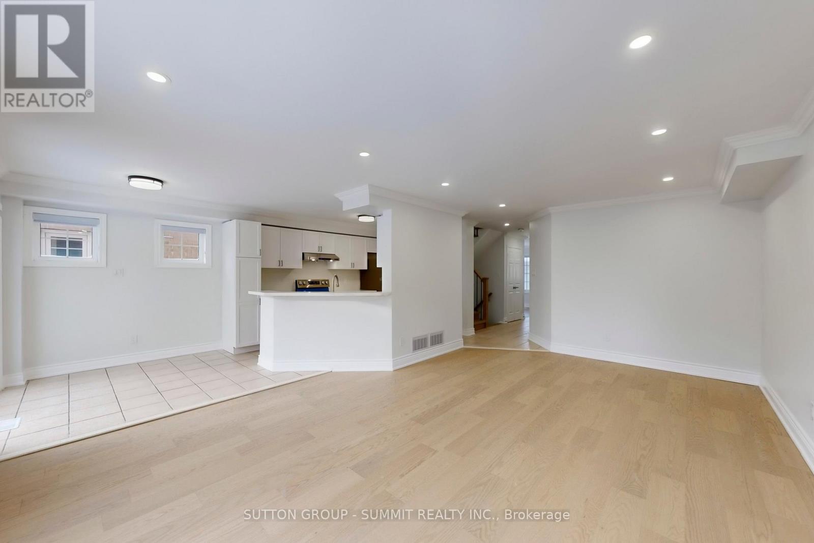 81 - 5223 Fairford Crescent E, Mississauga, Ontario  L5V 2M6 - Photo 8 - W12751652