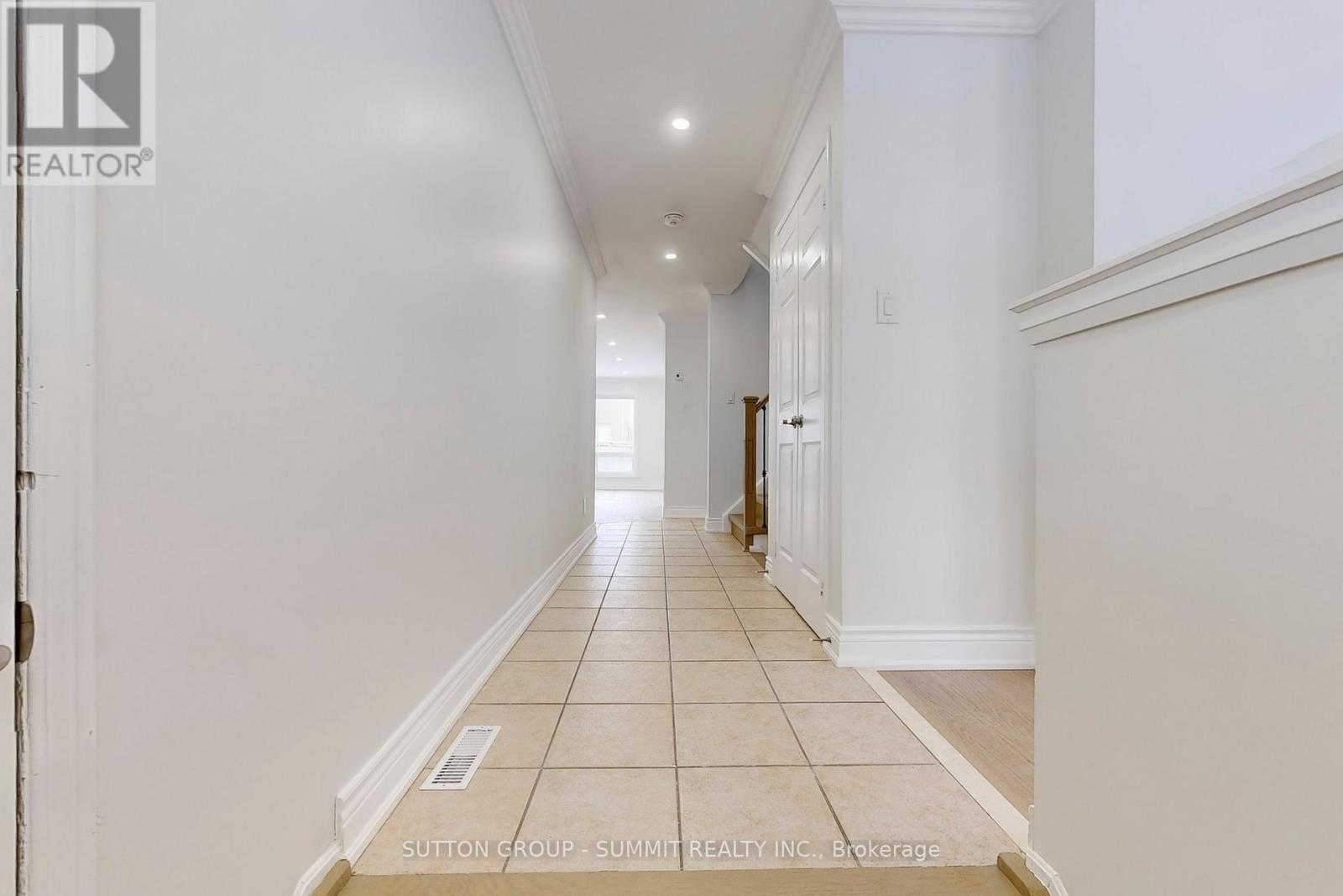 81 - 5223 Fairford Crescent E, Mississauga, Ontario  L5V 2M6 - Photo 4 - W12751652