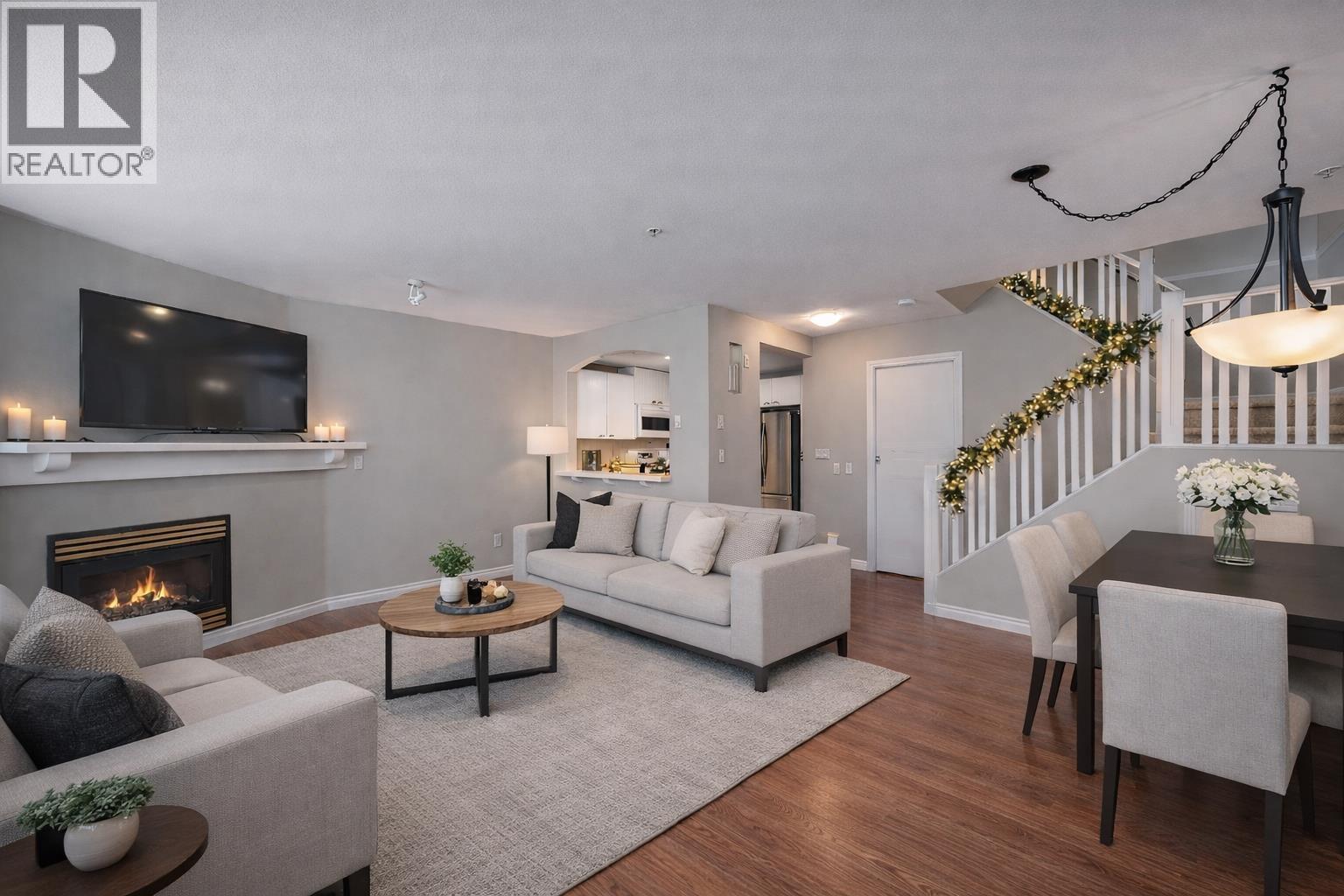 15 1015 LYNN VALLEY ROAD, North Vancouver, British Columbia