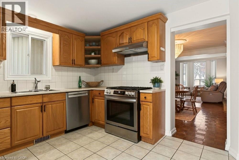 152 Strathcona Avenue N, Hamilton, Ontario  L8R 3C3 - Photo 17 - 40799055