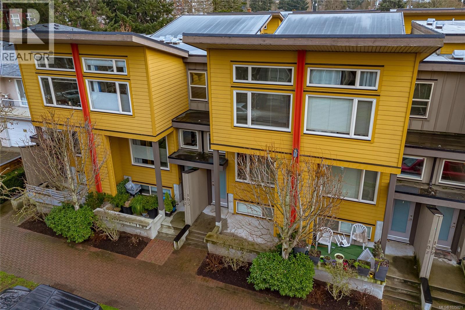 105 2733 Peatt Rd, Langford, British Columbia