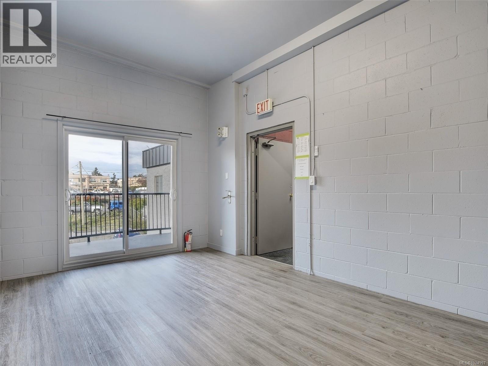 B 3273 Tennyson Ave, Victoria, British Columbia  V8Z 3P4 - Photo 3 - 1024997