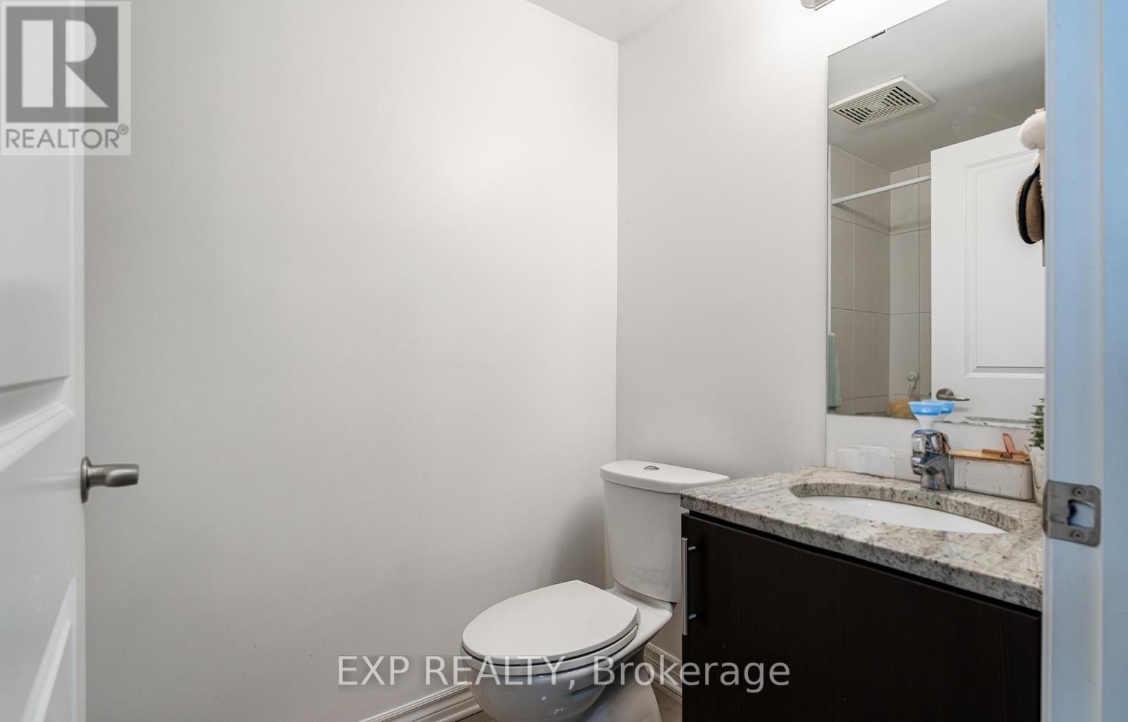 104 - 429 Kent Street W, Ottawa, Ontario  K2P 1B5 - Photo 7 - X12751746
