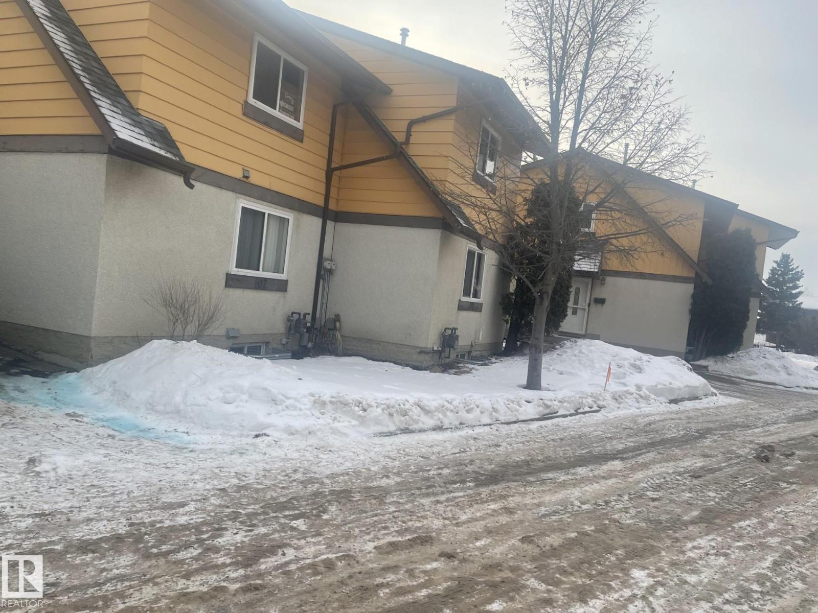 107 Woodstock Nw, Edmonton, Alberta  T5T 0H6 - Photo 2 - E4471175