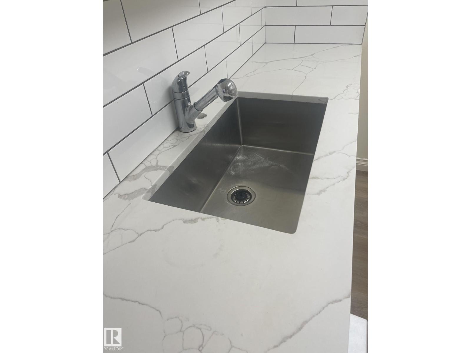 107 Woodstock Nw, Edmonton, Alberta  T5T 0H6 - Photo 6 - E4471175