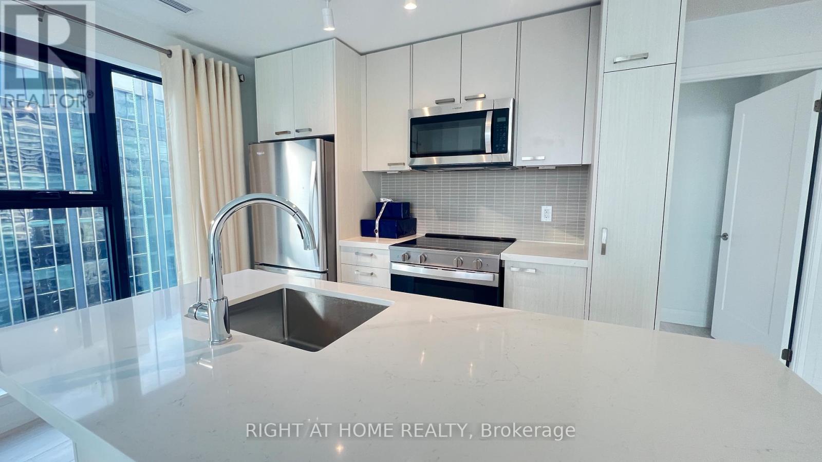 1707 - 20 Soudan Avenue, Toronto, Ontario  M4S 0E2 - Photo 3 - C12751814